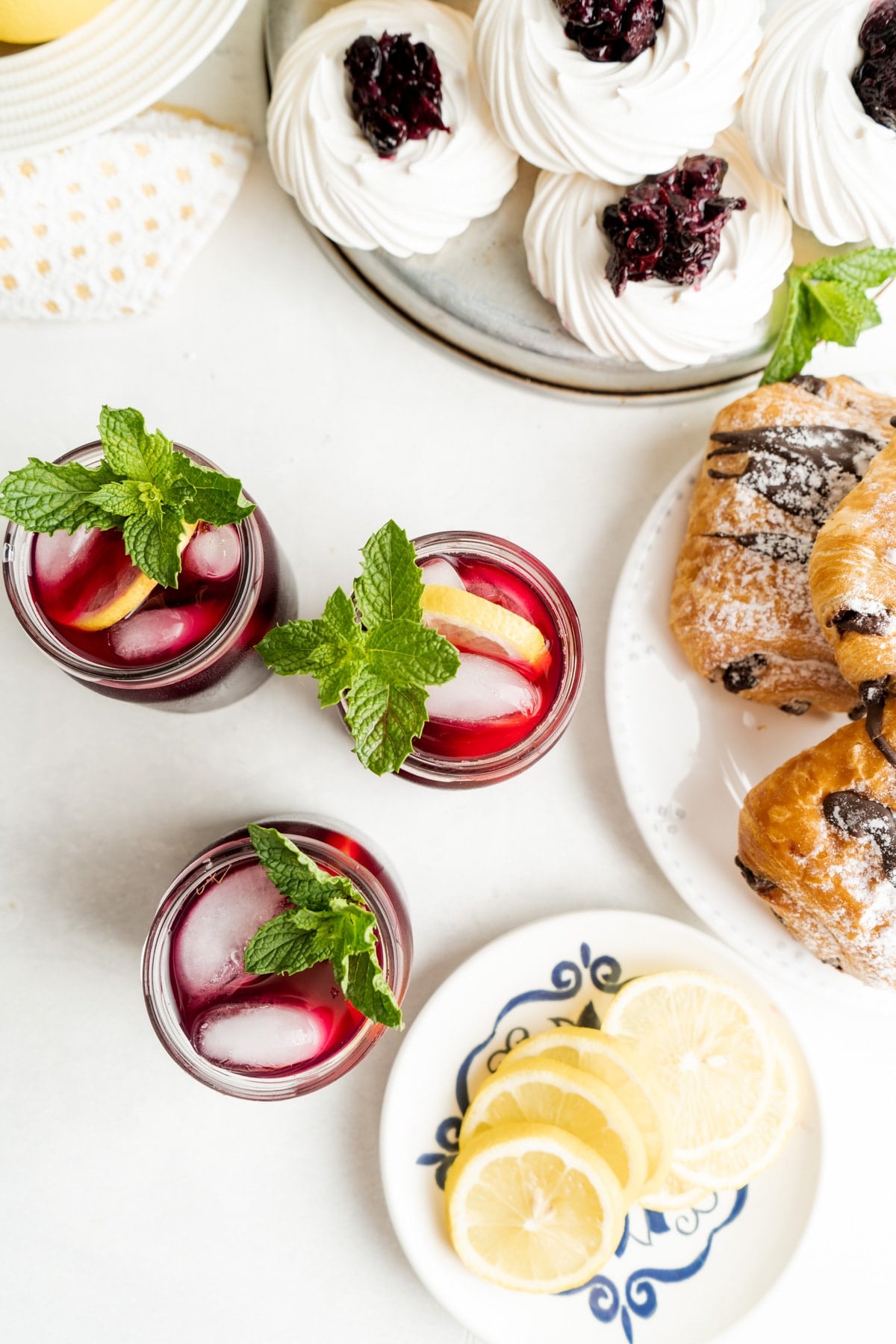 The best sweet tea recipe made with fresh blueberries and steeped green tea.
