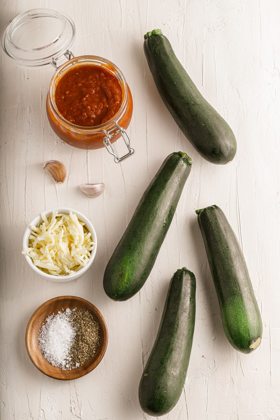 Recipe ingredients for vegetarian pizza zucchini boats