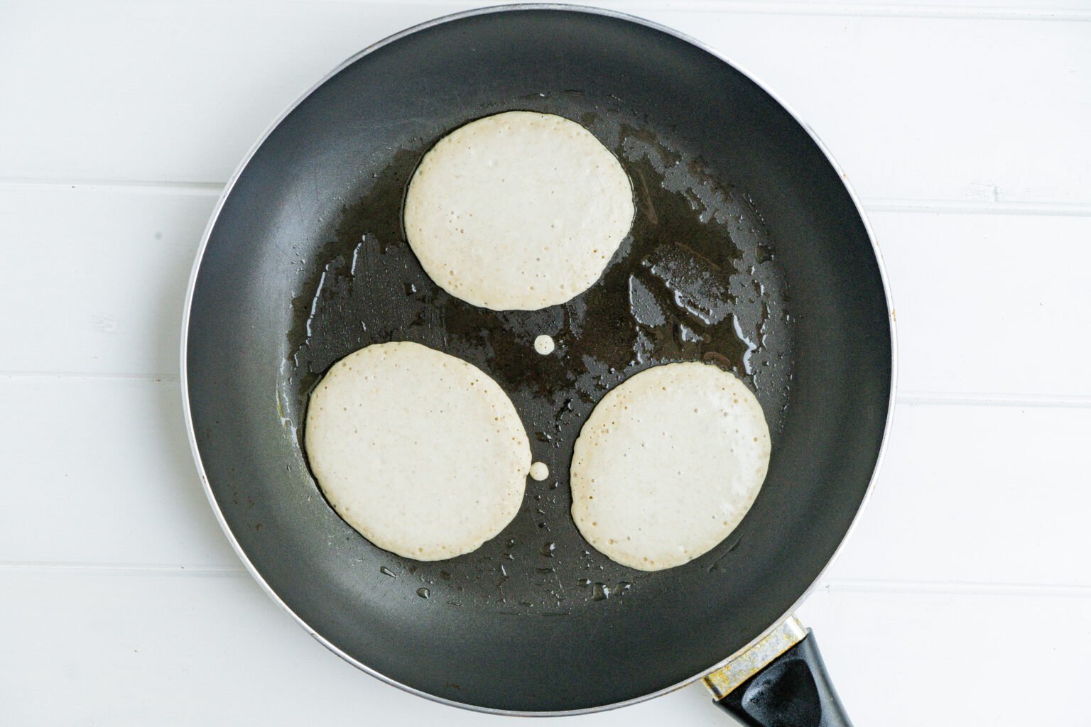 3Ingredient Oatmeal Cottage Cheese Protein Pancakes