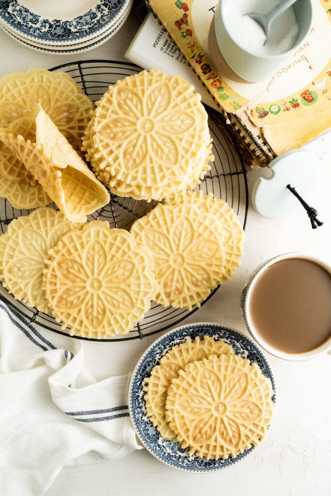 Italian Pizzelle Cookie Recipe (Just 7 Ingredients!)