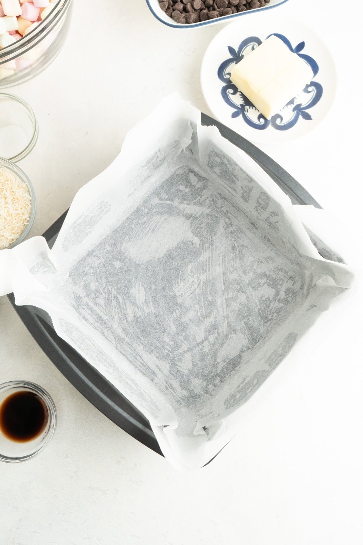 A square parchment lined pan.