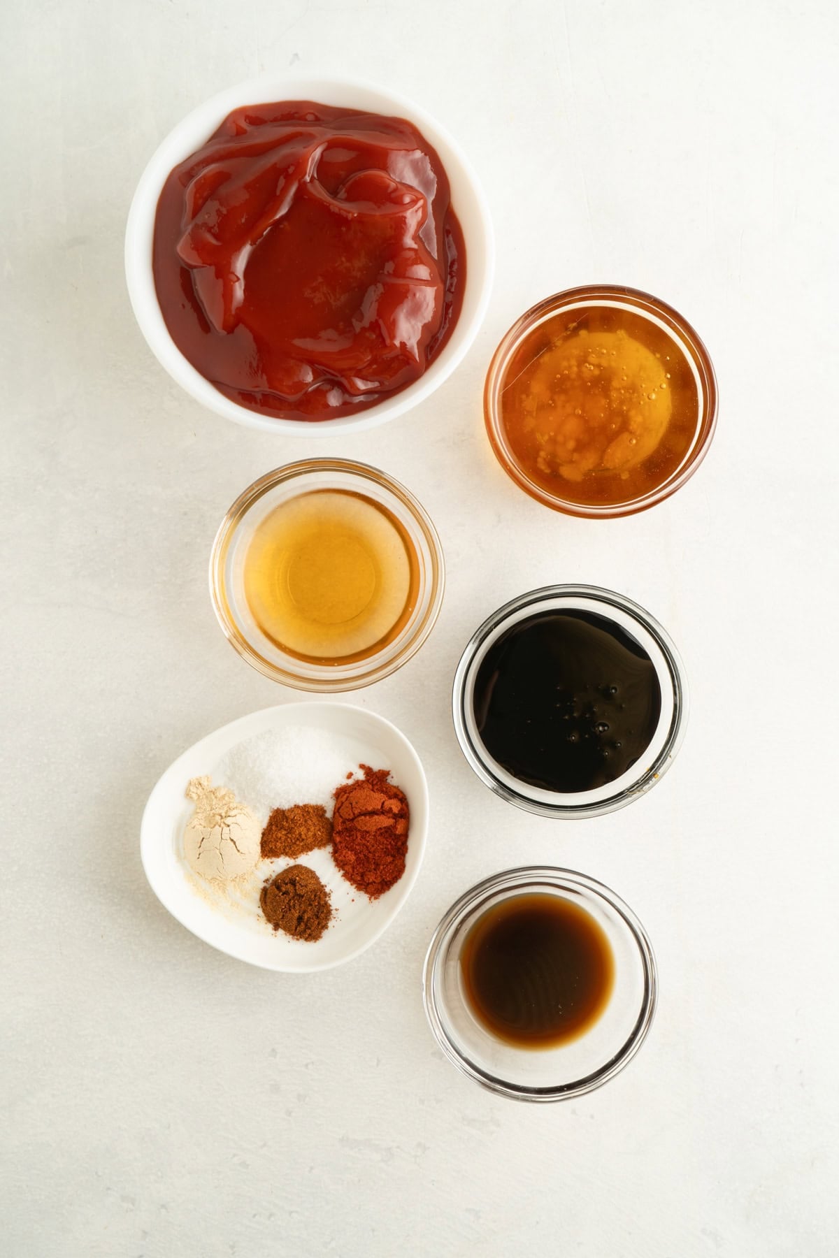 Ingredients for a memphis bbq sauce.